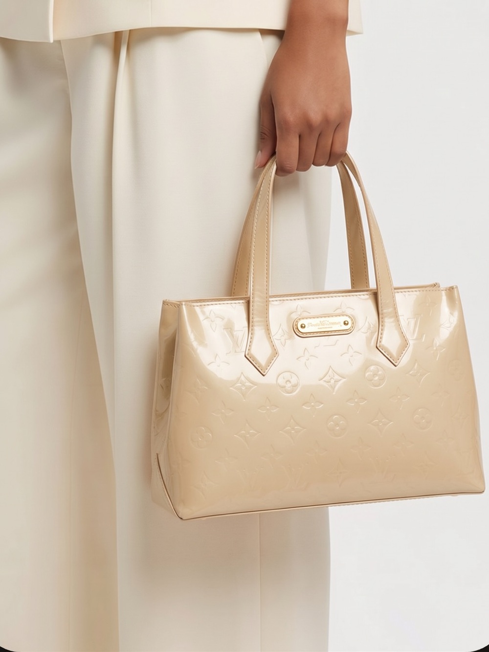 Authentic Louis Vuitton Wilshire Monogram Vernis Handbag.